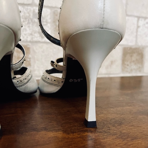 Carlos Santana Cream & Black Studded Open Toe Heel with Ankle Strap & Bow - Picture 4 of 10